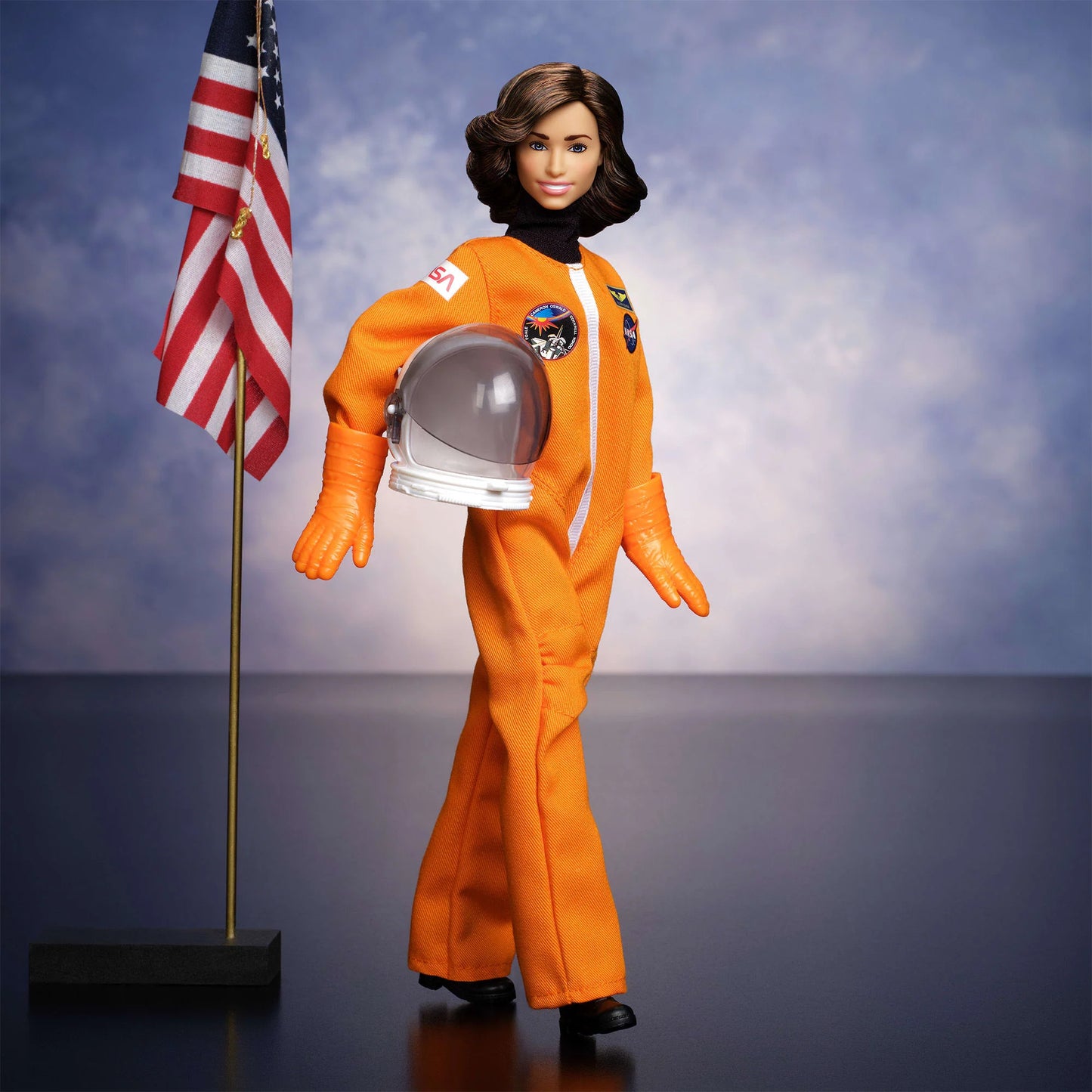 Mattel - Barbie Signature Ellen Ochoa Barbie Inspiring Women Doll