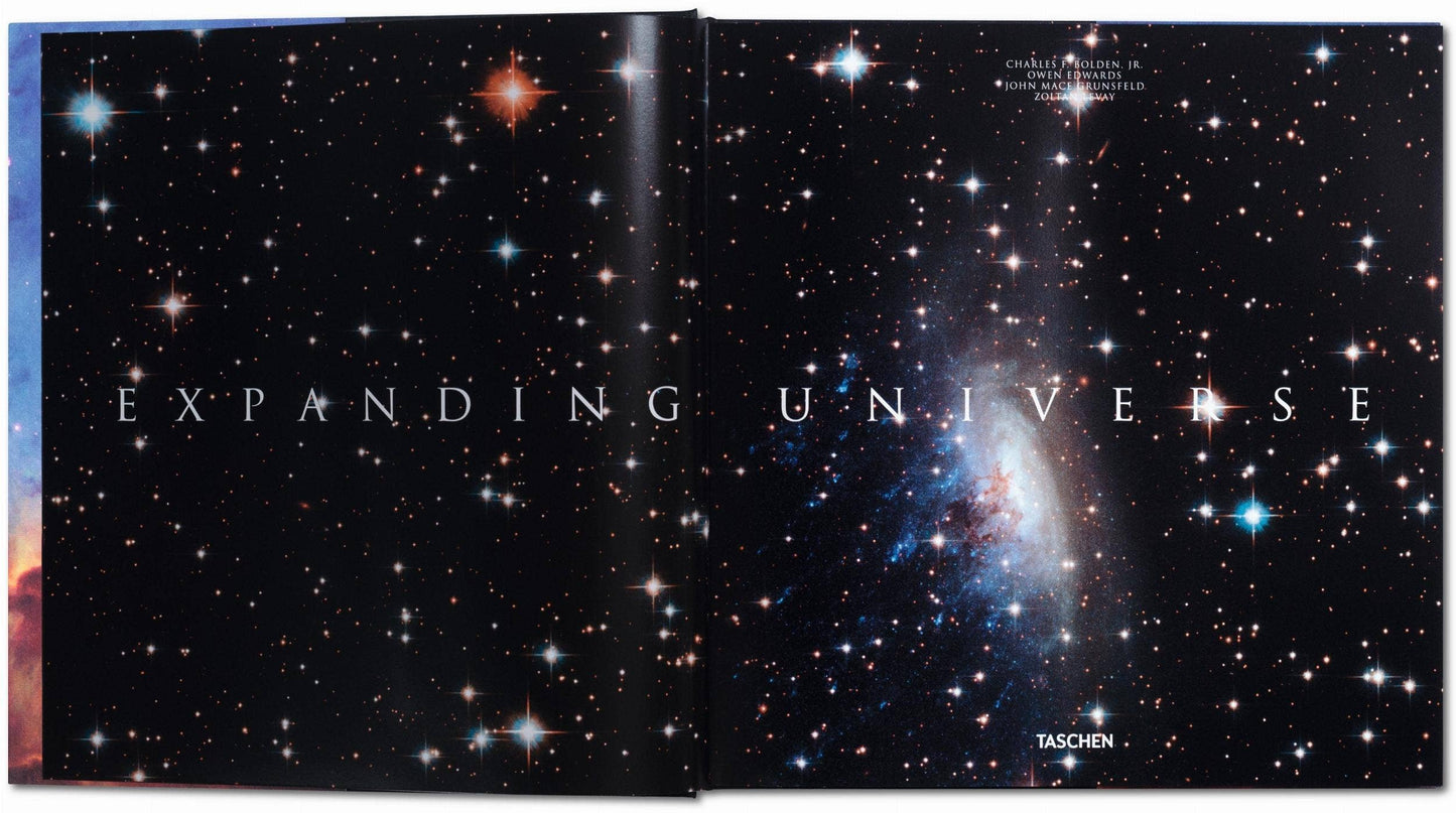 広がる宇宙。ハッブル宇宙望遠鏡