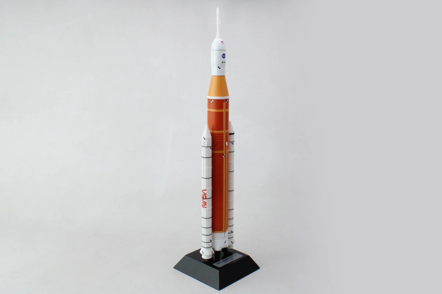 FUSÉE SLS 18 POUCES 1/235